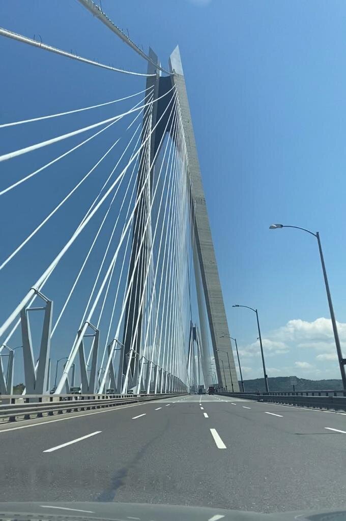 Мост в Стамбуле, проезд по нему платный (примерно 1000руб)
