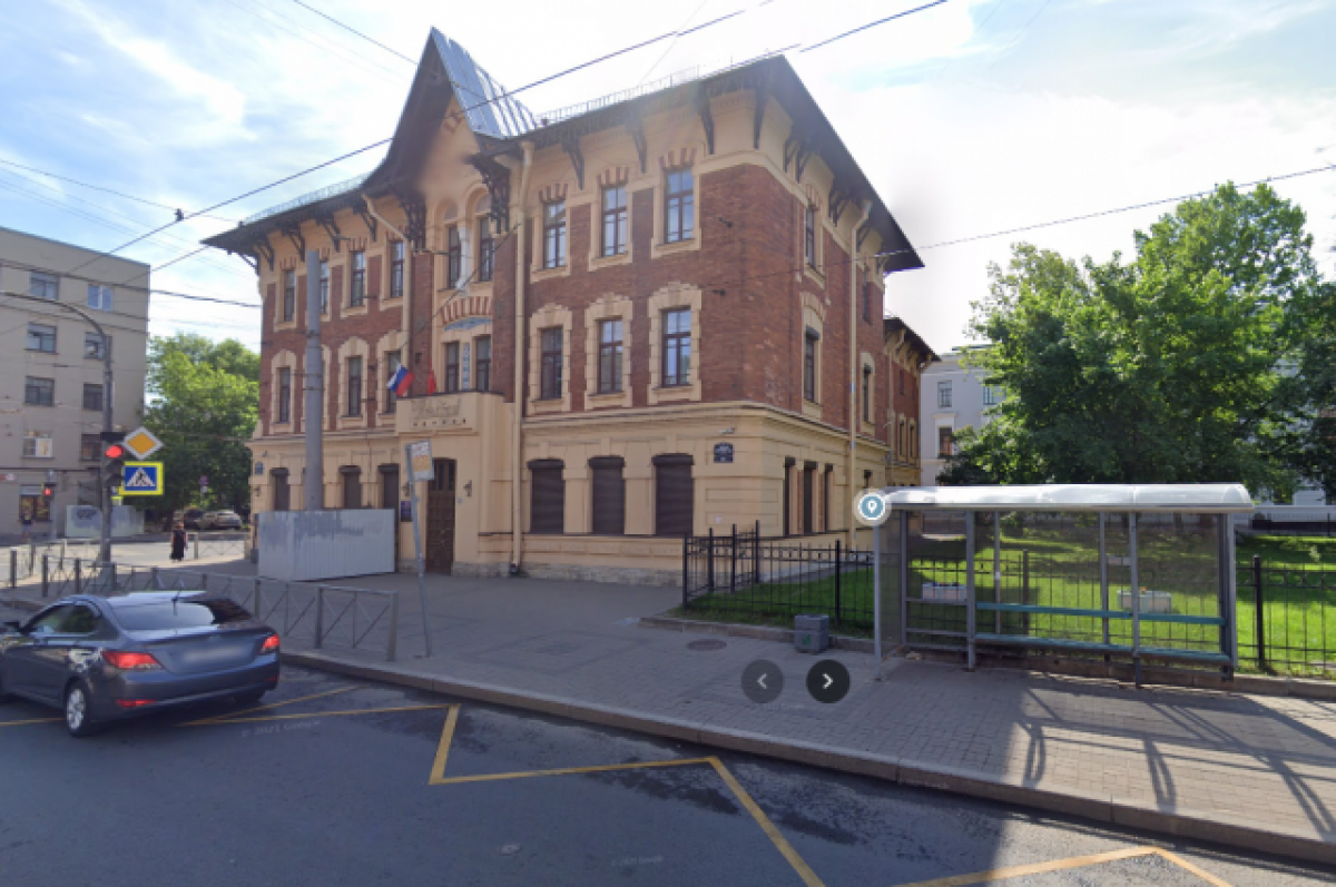    Родители детей-инвалидов в петербургской школе сначала не хотели жаловаться