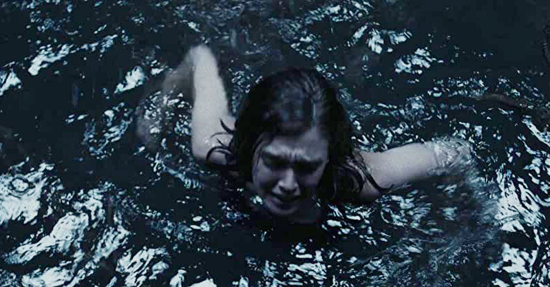 Кадр из фильма La Niña de la Comunión. Режиссер: Виктор Гарсия. Оператор: Хосе Луис Берналь. Производство: Atresmedia Cine, Ikiru Films S.L., Rebelion Terrestre, Terraza Films, La. Показ в России: Экспонента