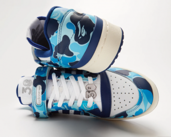 Выбор именно такого символа не случаен: коллаборация спортивных брендов приурочена к 30-летию компании BAPE. Марка была основана в 1993 году и с тех пор позиционирует себя законодательницей «уличного стиля» в Японии.

Бренды уже начали активную рекламную кампанию лимитированных кроссовок. Её основой стали анимированные персонажи. Они позируют в кроссовках Forum 84 Low на улицах Токио – родине бренда BAPE.