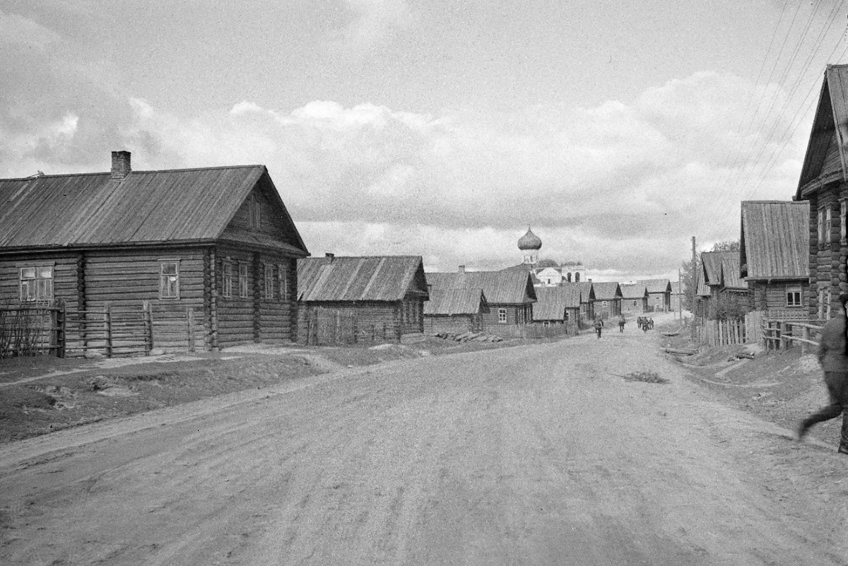 Старые фотографии села. Старый поселок. Старинный поселок. Деревня Старая Слобода. Старая деревня улицы.