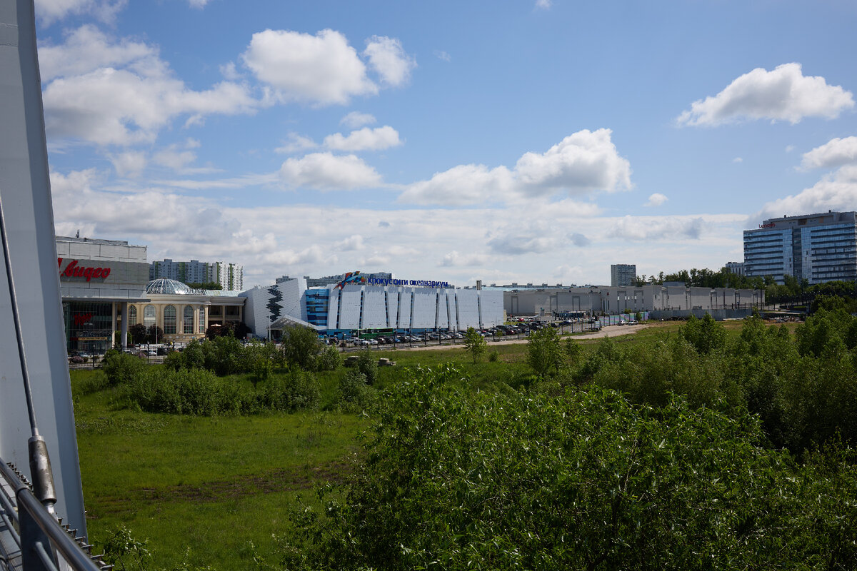 Вид на океанариум с моста