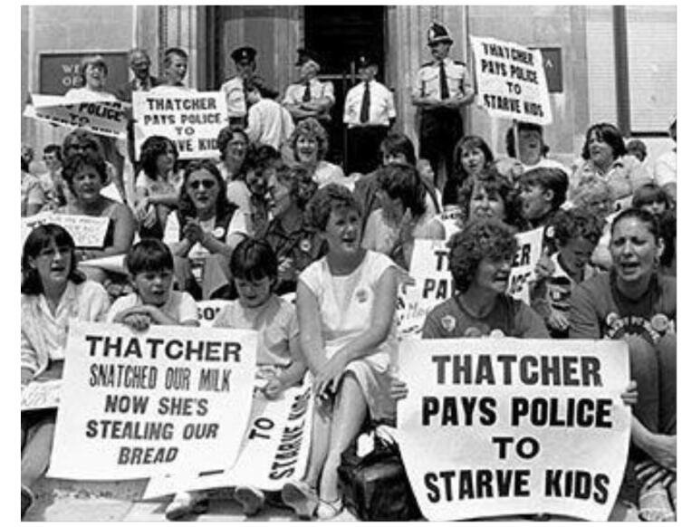    Маргарет Тэтчер получила прозвище «Тэтчер — похитительница молока» за прекращение помощи беднейшим детям Фото: общественное достояние