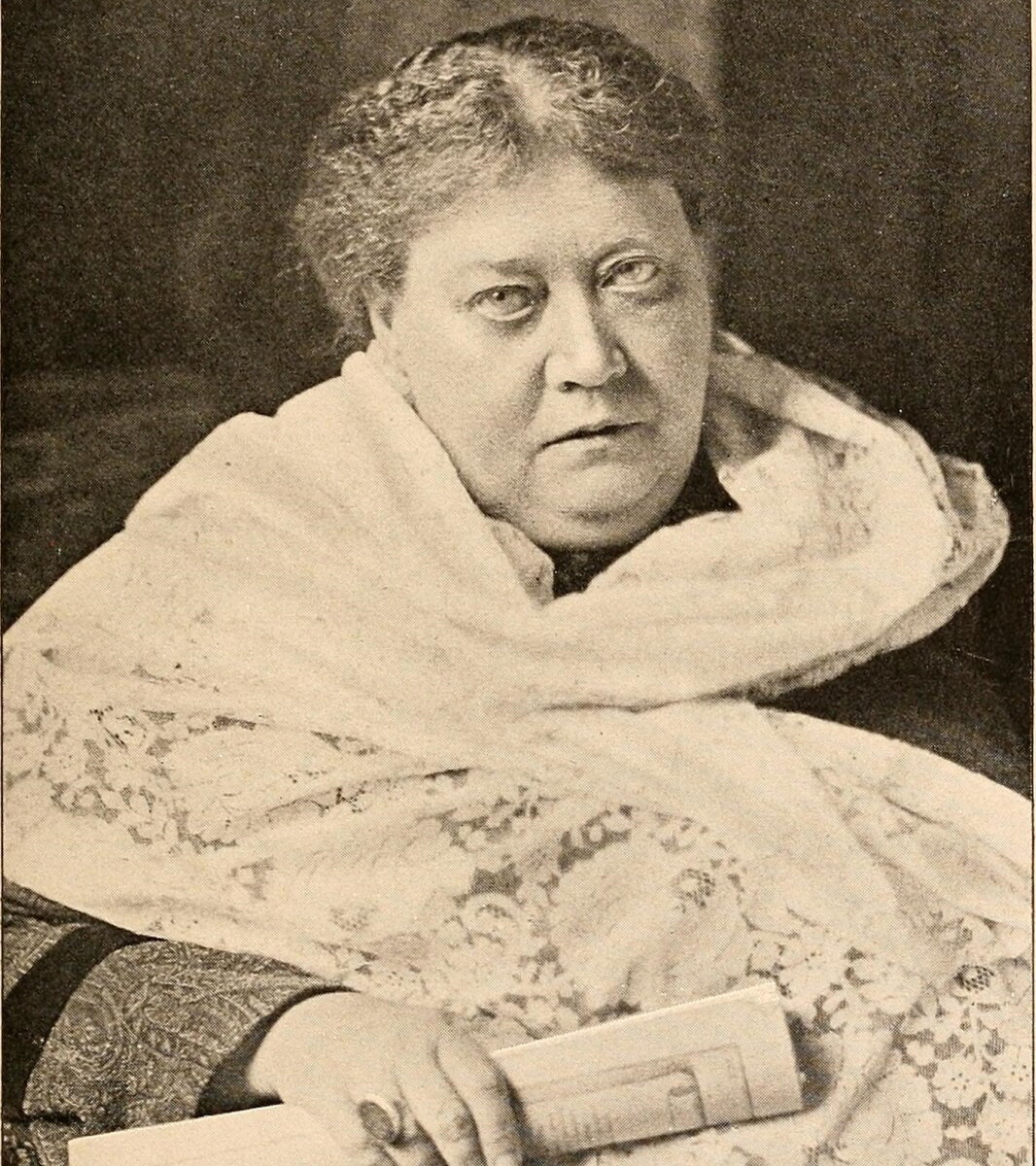 Елена Петровна Блаватская в 1890 году