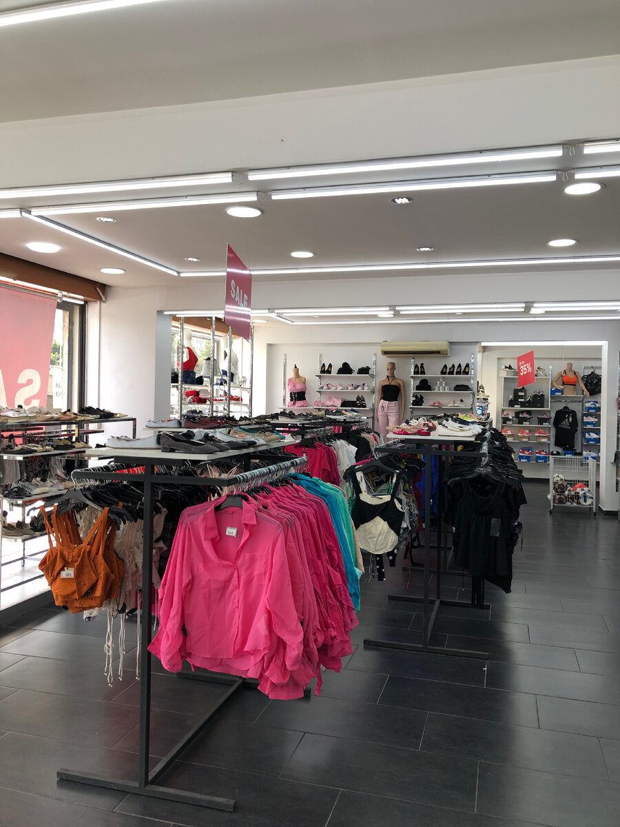 Скидки, скидки!! Фото автора.