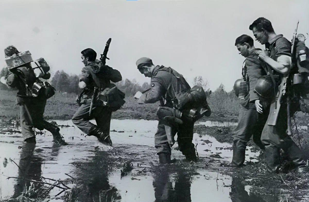 Солдатский труд фотография