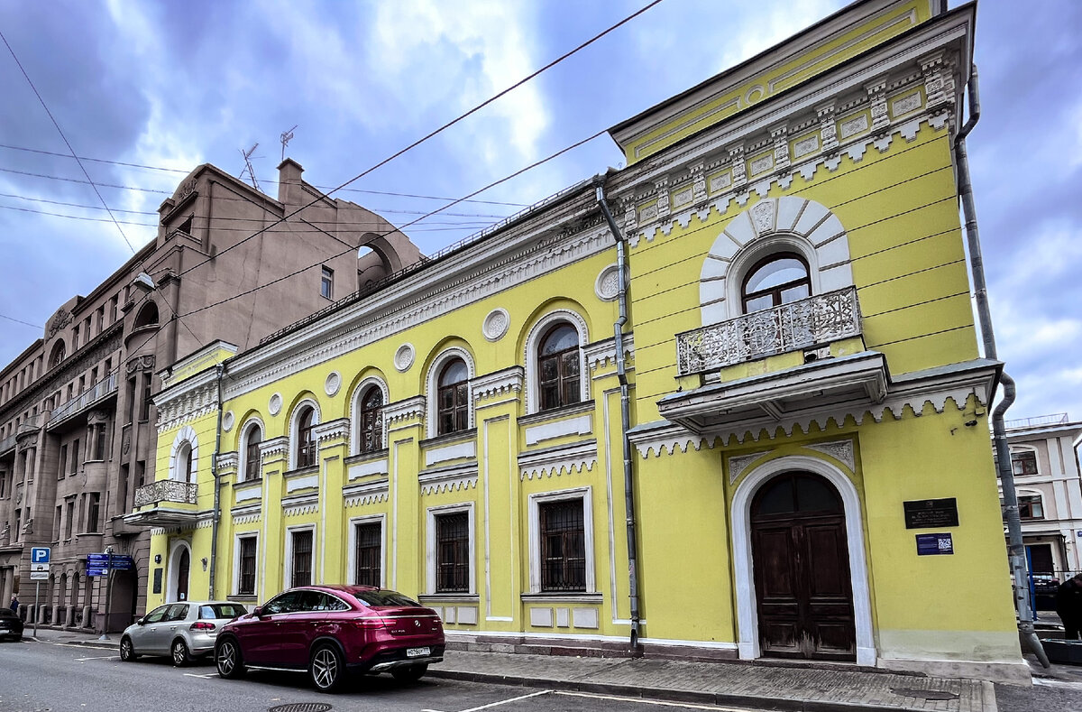 Трубниковский переулок. Жилой дом М. П. Арсеньевой Фото автора