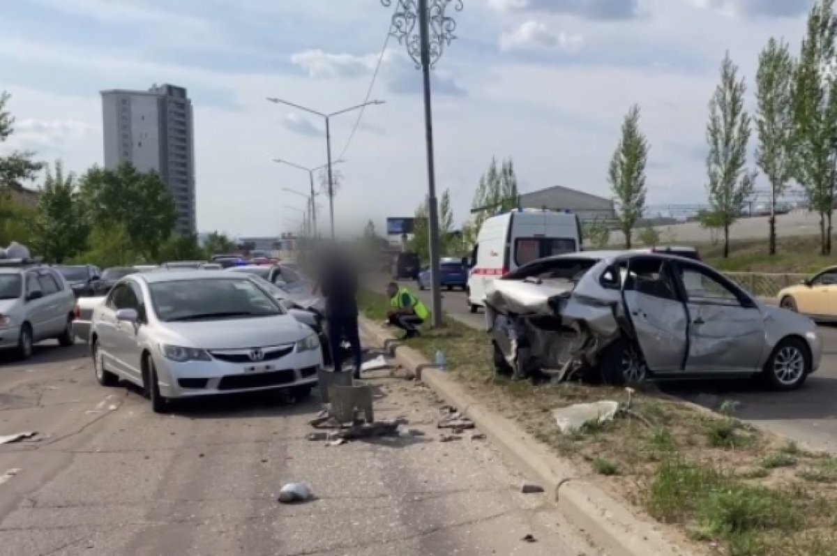    В Улан-Удэ произошло ДТП с участием трёх машин