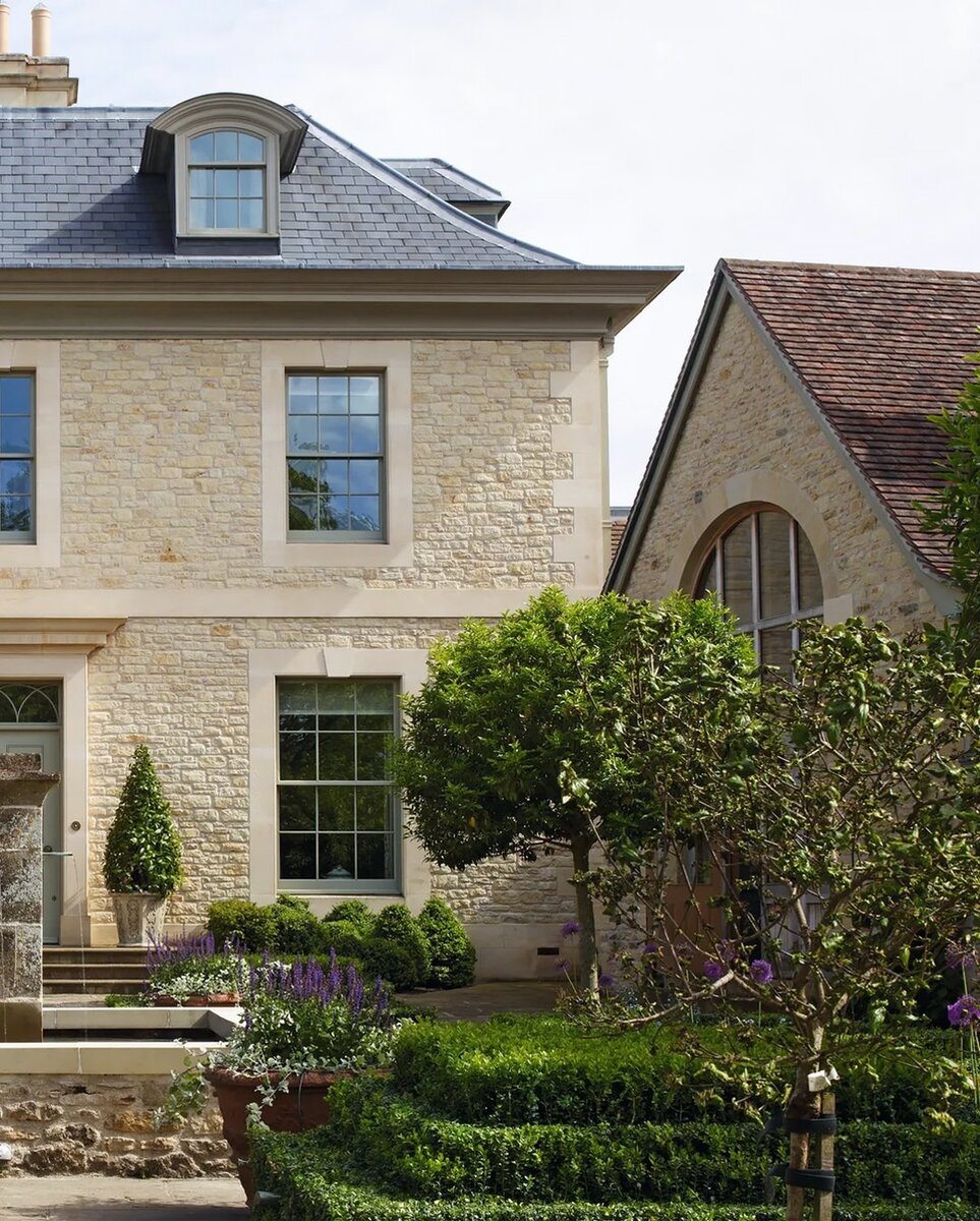 английский стиль, аксессуары, весна, гостиная, дизайн, загородный дом, идеи оформления, интерьер, интерьер загородного дома, красивые дома, лаунж зона, летнее настроение, мебель, освещение, советы дизайнера, спальня, тенденции дизайна