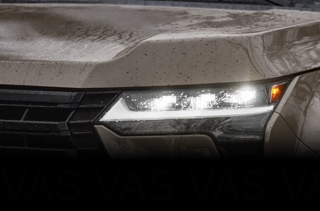 Одна из старейших моделей в линейке Lexus, текущая модель GX претерпела минимальные изменения с момента выхода на рынок в 2009 году, несмотря на два фейслифтинга и различные обновления на протяжении всего жизненного цикла, видимо только сейчас в компании нашли подходящее время для создания полностью нового продукта.