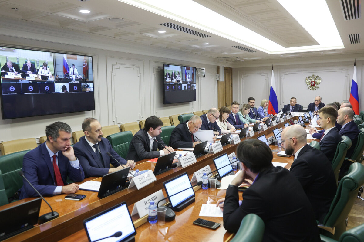 Алексей Рахманов призвал скорректировать подходы к импортозамещению СКО  / Фото пресс-службы Совета Федерации