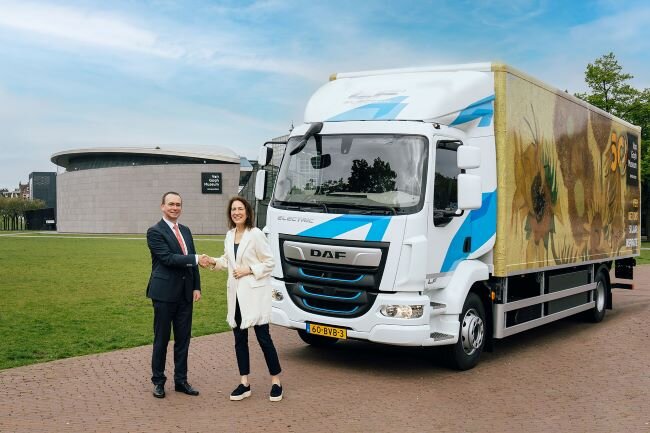 DAF LF Electric к юбилею музея Ван Гога