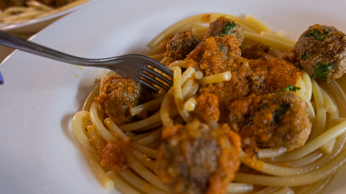 Митболы в томатном соусе с спагетти простой рецепт пошаговый