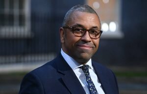    epa10165015 The new British Foreign Secretary, James Cleverly leaves Downing Street, London, Britain, 06 September 2022. New Prime Minister Liz Truss is in the process of building a new Cabinet. EPA-EFE/NEIL HALL Галатея Петрова