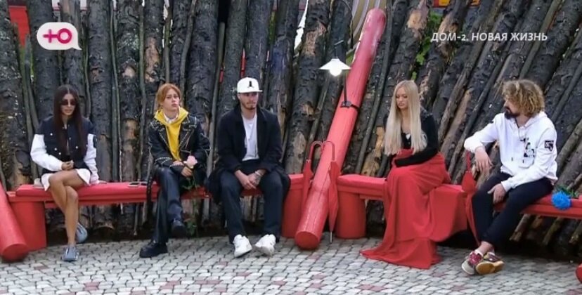 участники "Дом-2" (фото из Telegram)