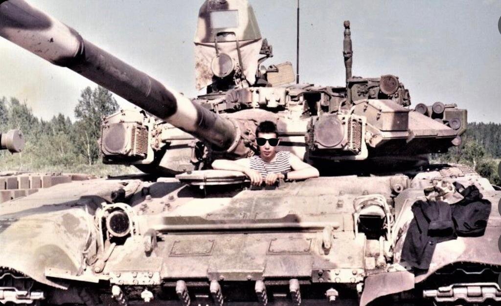 Т-72Б образца 1991 года . Размещение элементов комплекса на башне аналогично серийным танкам Т-90.                                                                                                                                  Фото: otvaga2004.ru