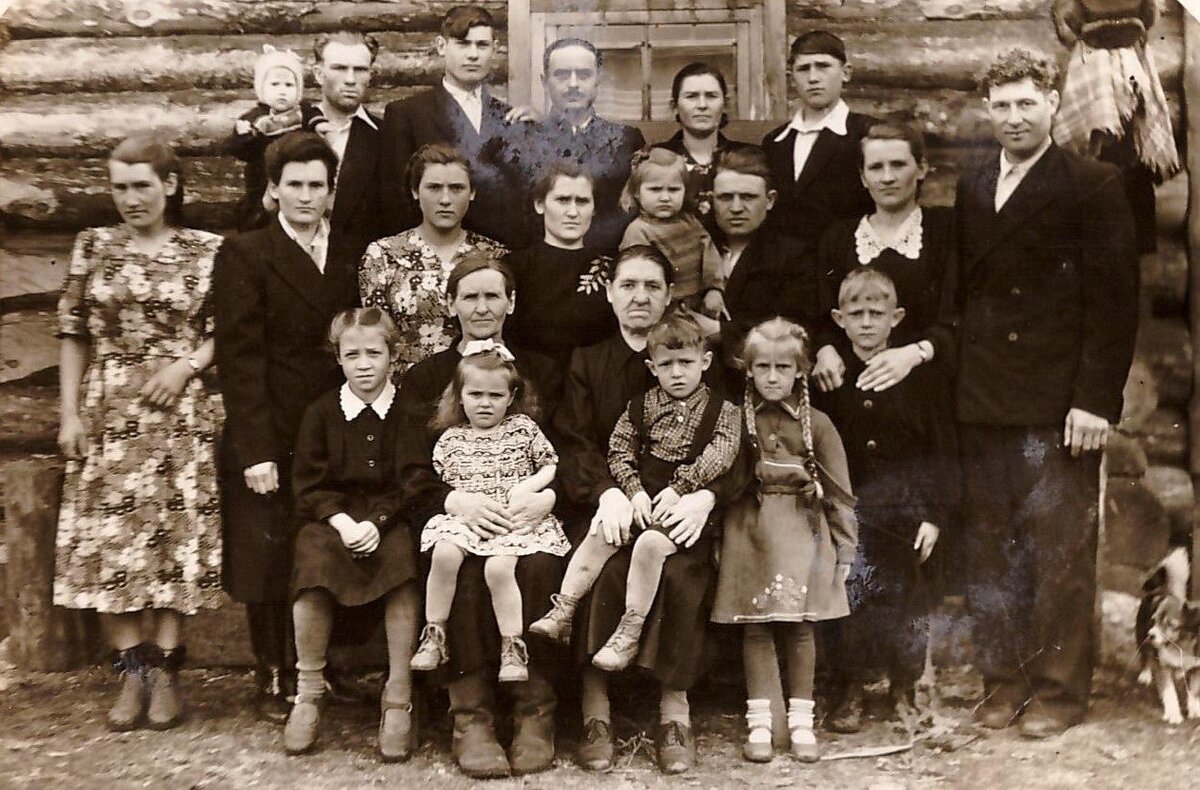 Семья Фенских, украинских немцев, выселенных в Сибирь