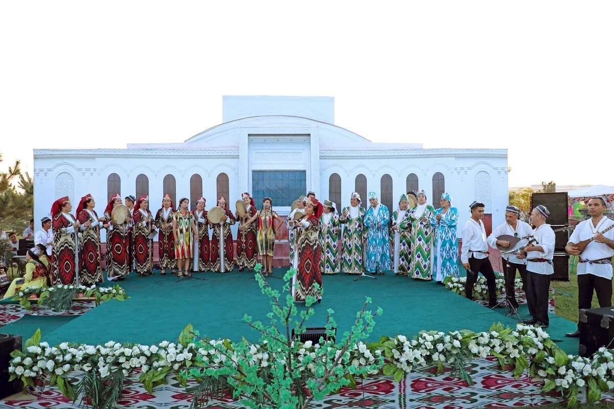 С 13 по 16 июня не забудьте посетить эстрадный фестиваль в Ташкенте. 