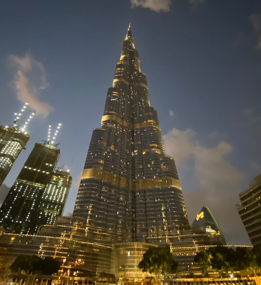 Самое высокое здание в мире Бурдж-Халифа, Дубай. Фото из личного архива