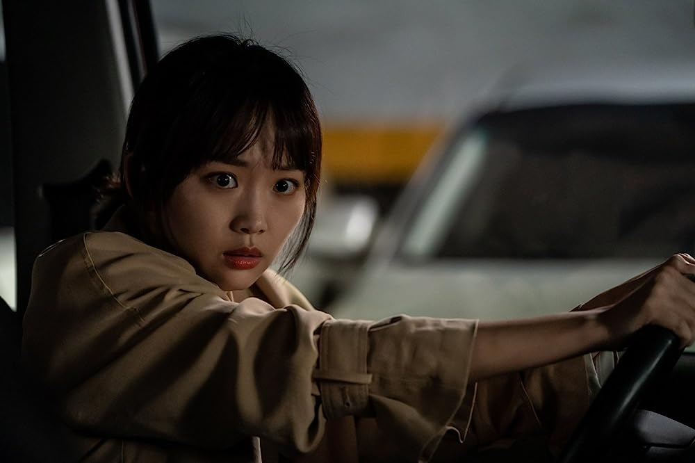 Кадр из фильма Mideunaiteu. Режиссер: Квон О-сын. Оператор: Чха Тхэк-кюн. Производство: CJ Entertainment, Peppermint & Company. Показ в России: Пионер