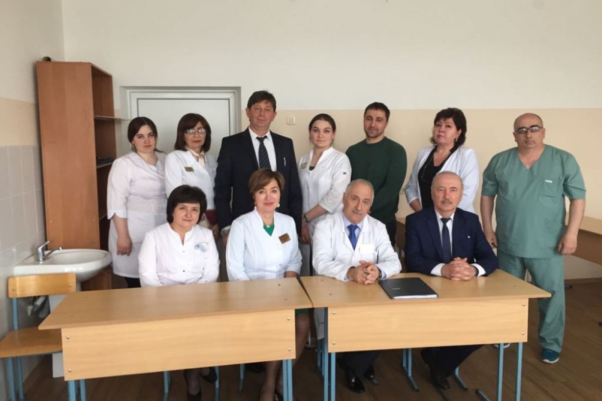    Многие ученики Арсентия Ониковича успешно работают в республике и по всей стране.