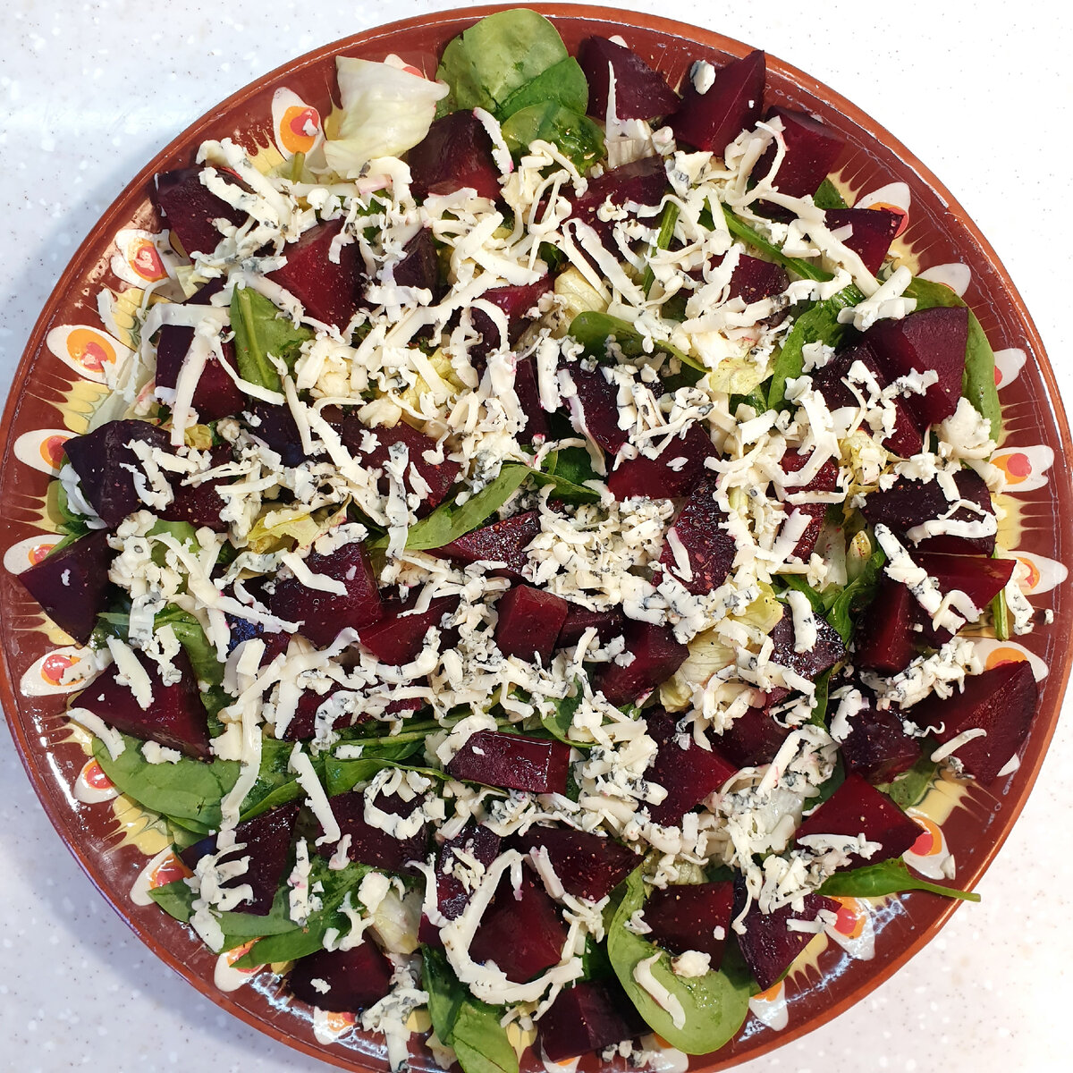Салат из запечённой свёклы с сыром Дор блю 