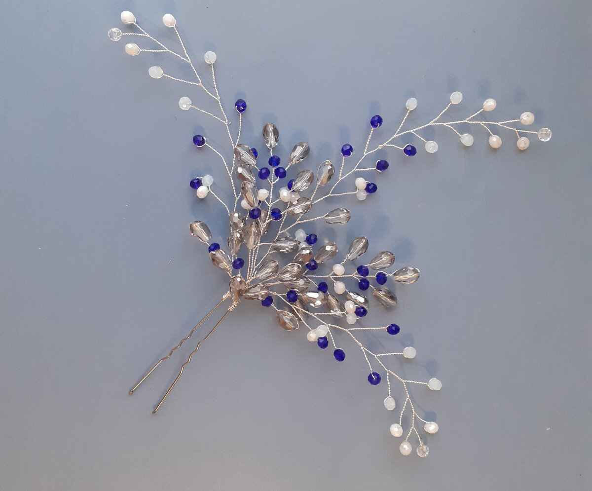 Украшение для волос из бусин и проволоки ручной работы