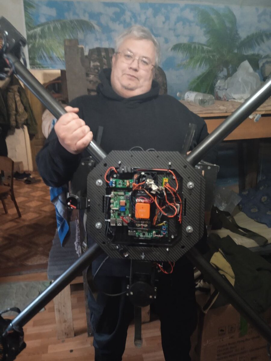 Подсчитали стоимость комплектующих на такую птичку, получилось в районе 2 500 000 руб.