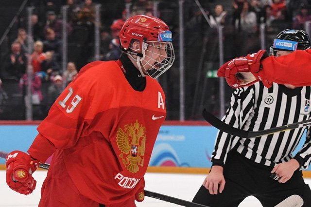    Кто такой хоккеист Матвей Мичков? Биография