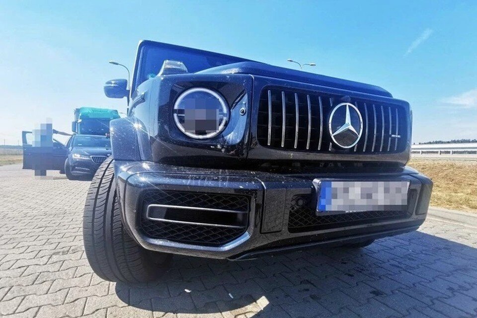     Угнанный Mercedes-AMG G 63 немецкой прокатной фирмы остановили на трассе S8. Фото: детективного агентства Temida Польша.