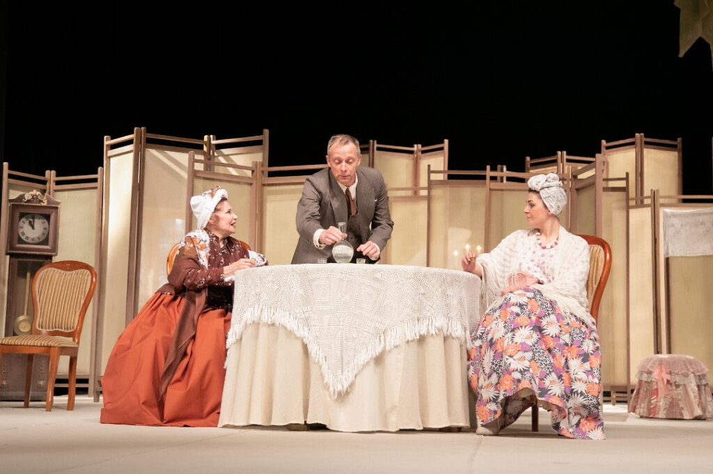 «Банкрот, или свои люди – сочтемся». Спектакль Государственного академического русского драматического театра Узбекистана (Ташкент), фестиваль «Встречи в России». Фото: Балтийский дом