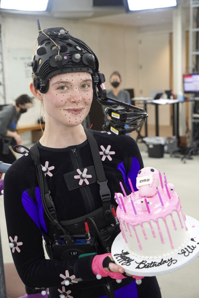    Эль Фаннинг и Норман Ридус — на новых фото с производственной площадки Death Stranding 2