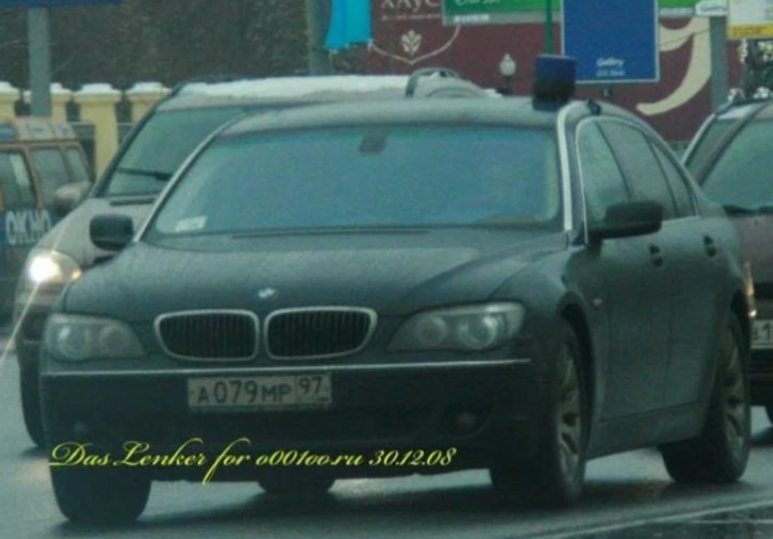 "Откуда столько денег? Наболтал!" - автопарк Дмитрия Пескова. На чём ездит пресс-секретарь