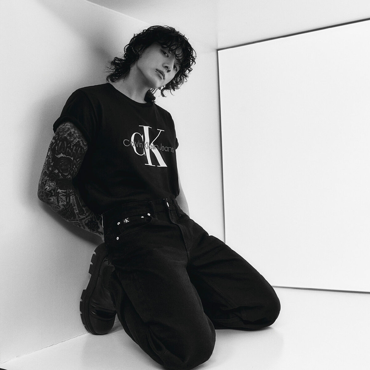 Jung Kook​ в рекламе одежды Calvin Klein