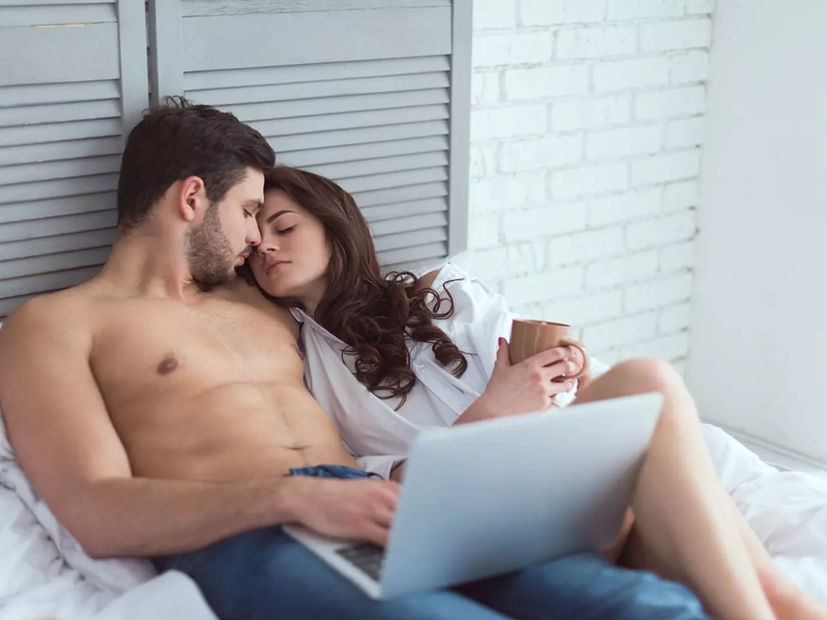 Не надо стесняться: ТОП-5 эротических фильмов, которые помогут разбудить либидо