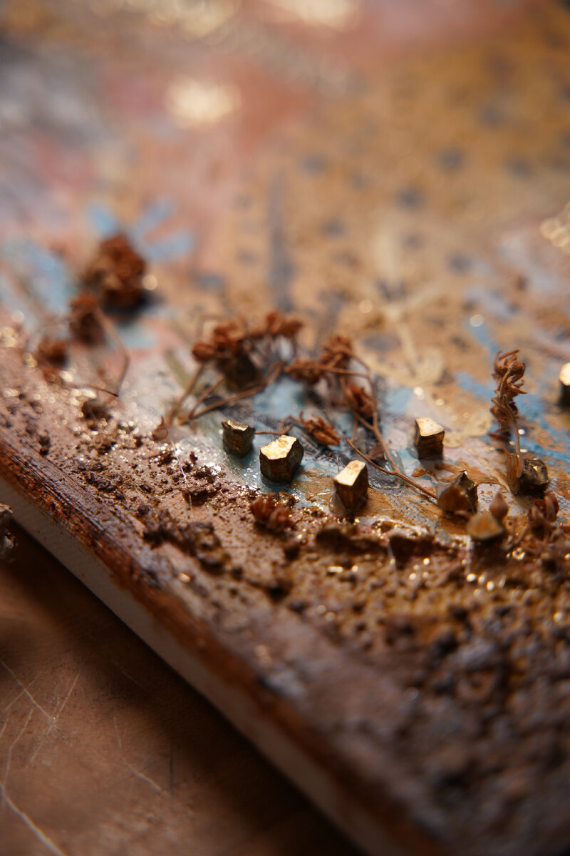 Часто в работе с акрилом использую декоративные элементы