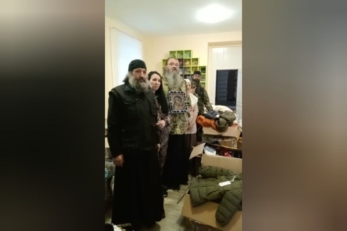  📷    Оренбургская епархия отвезла гуманитарную помощь для военных и мирных жителей в ЛНР Андрей Севостьянов