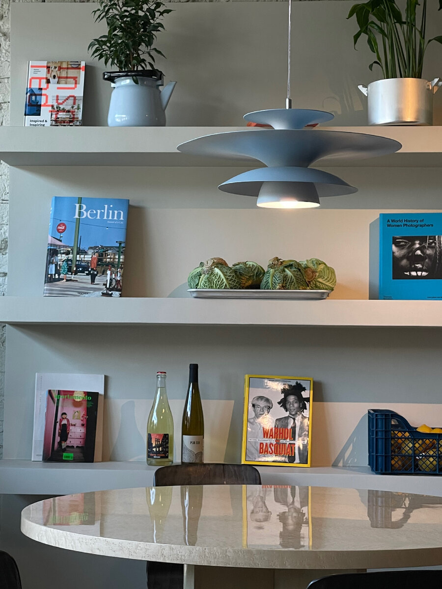 Интерьер кафе отправляет путешествовать 