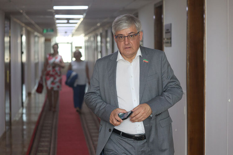   Подготовил законопроект комитет ГС РТ по образованию, культуре, науке и национальным вопросам, который возглавляет Айрат Зарипов Фото: «БИЗНЕС Online»