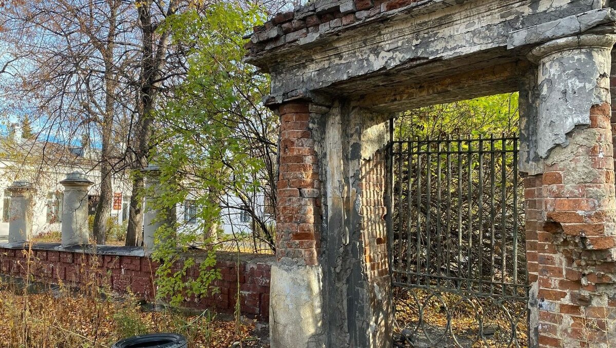     Нижегородцы пожаловались на заброшенный памятник погибшим во время ВОВ солдатам. Как рассказали NewsNN в администрации Советского района, до 8 мая он и прилегающая к нему территория будут приведены в порядок.