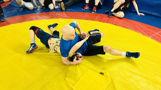 Обратный захват — необычный захват рукой. Контрприем — ответный прием ...