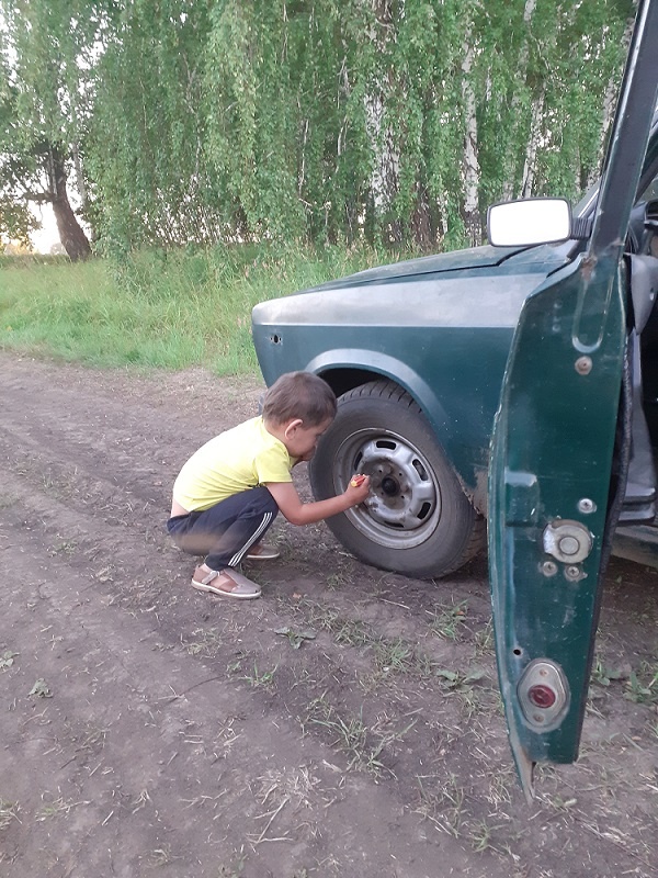 макс на природе