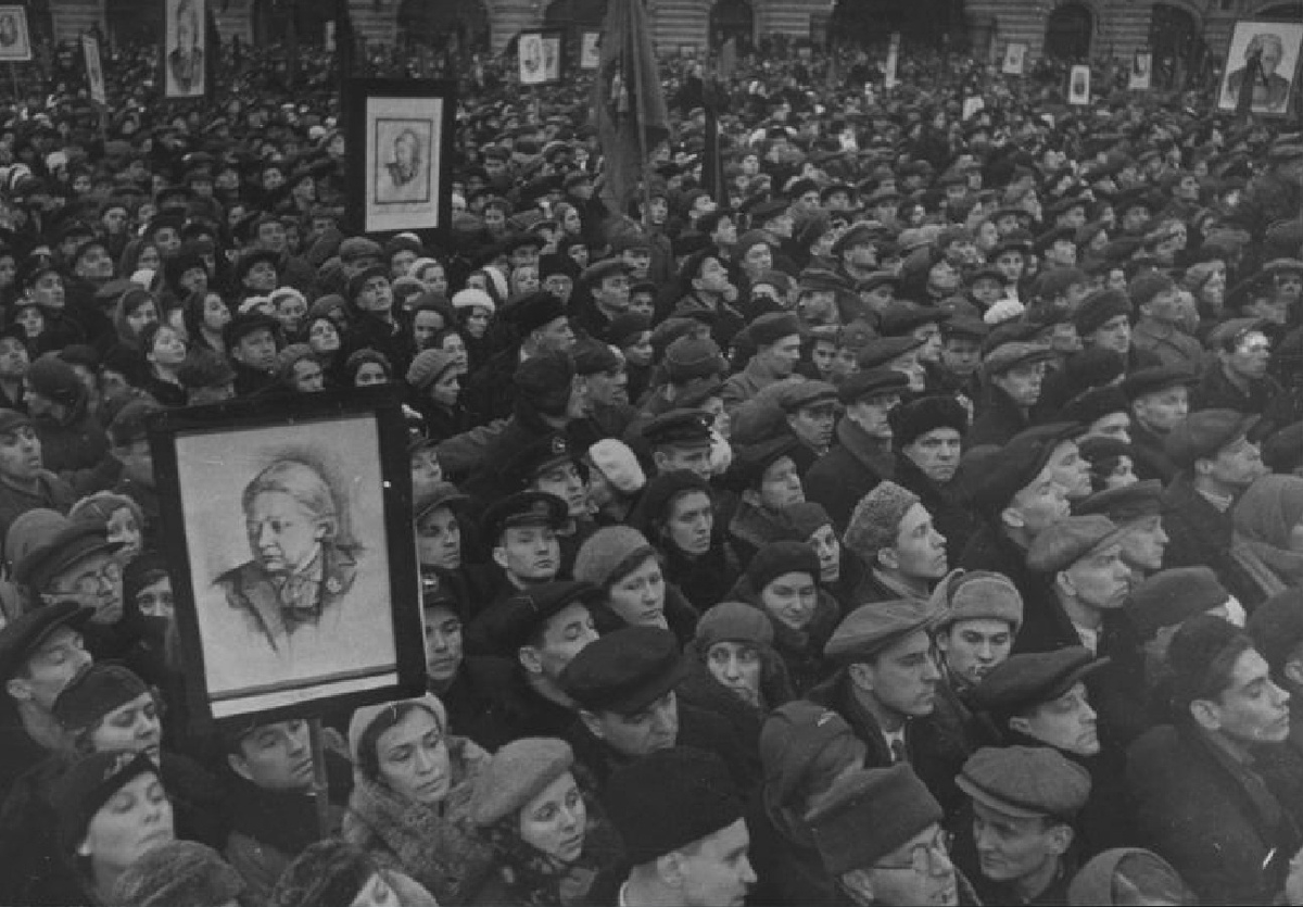 Похороны Н. К. Крупской. Фотография из открытого источника 