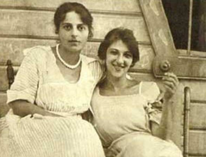 Фаина Раневская с сестрой
