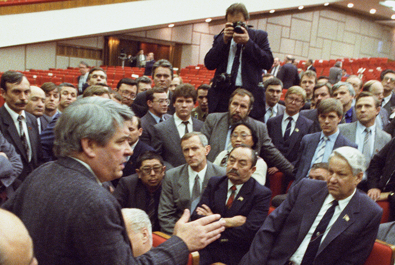 Перестройка фото. 1988 Съезд народных депутатов. 1 Съезд Горбачева. Горбачёв на съезде народных депутатов 1985. Перестройка съезд народных депутатов.