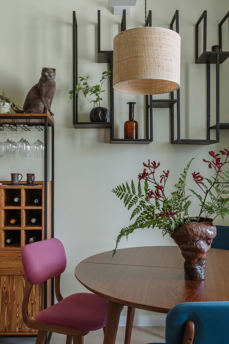 История и геометрия: яркая «двушка» в старом фонде Москвы | DIVAN.RU | Дзен