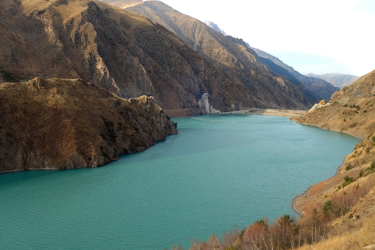Чарвакское водохранилище платина