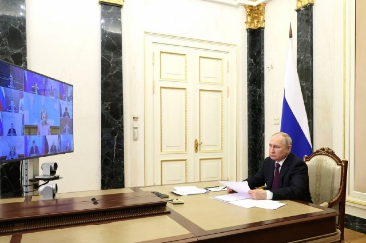    Куйвашев доложил Путину о поддержке пострадавших от пожаров на Урале