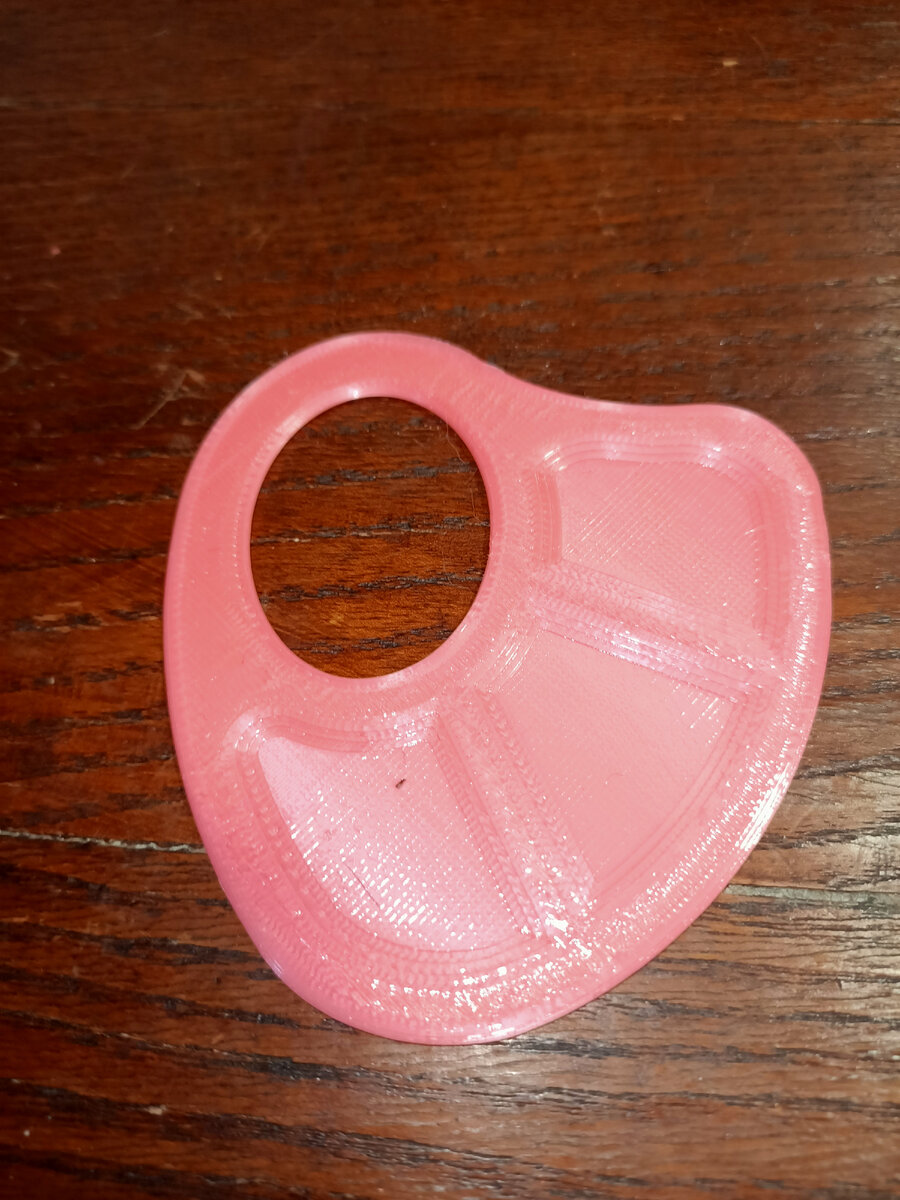 Поверхность покрыла лаком