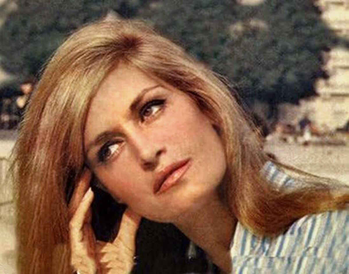Dalida - Parlez-moi d’amour (1961) German version.